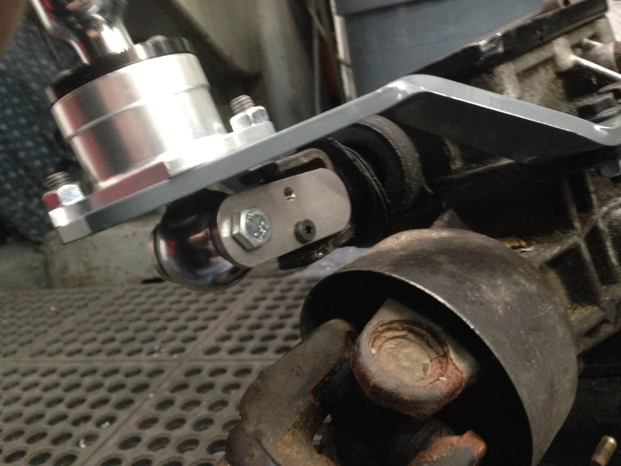 300ZX Shortened Shifter Bracket - Z32 Manual Transmissions - Image 4