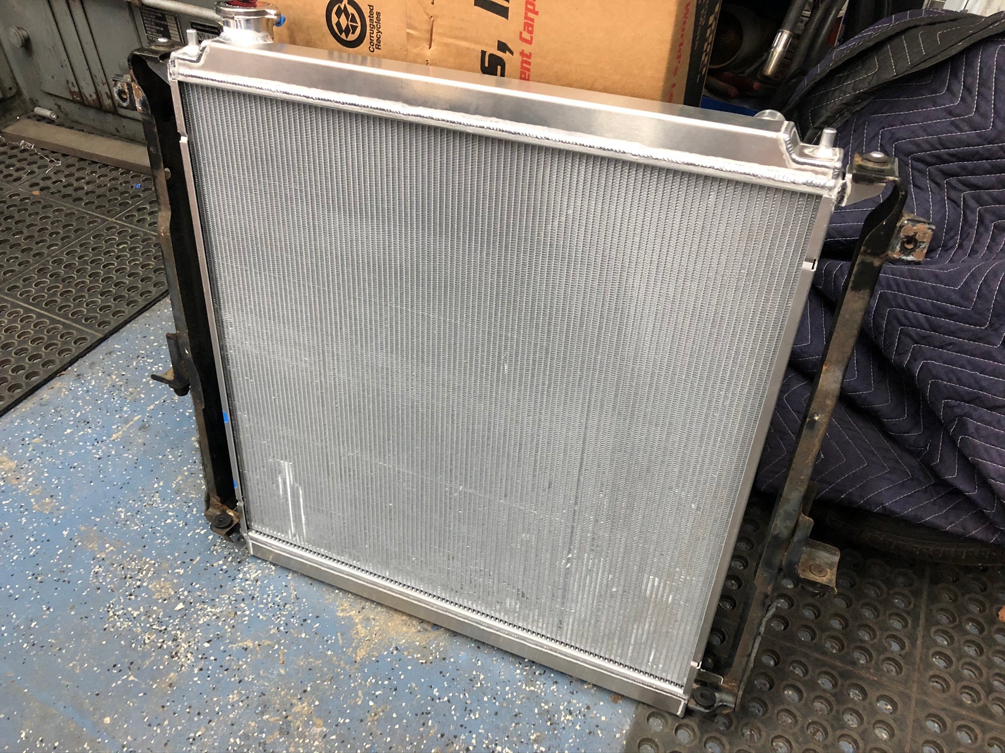 Frontier / Navara / Xterra LSx Swap Race Radiator - Image 9